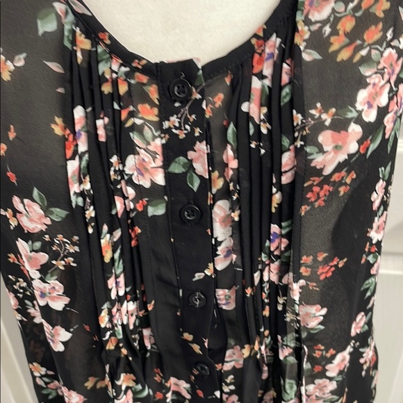 Point Zero Black Pink Floral Button Down Pleated Font & Back Tie at Back Size M - Picture 3 of 11